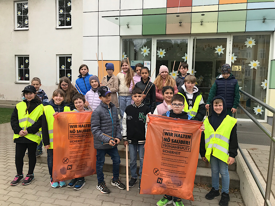 Müllsammelaktion der Stadt Wiener Neustadt - Volksschule Wr. Neustadt